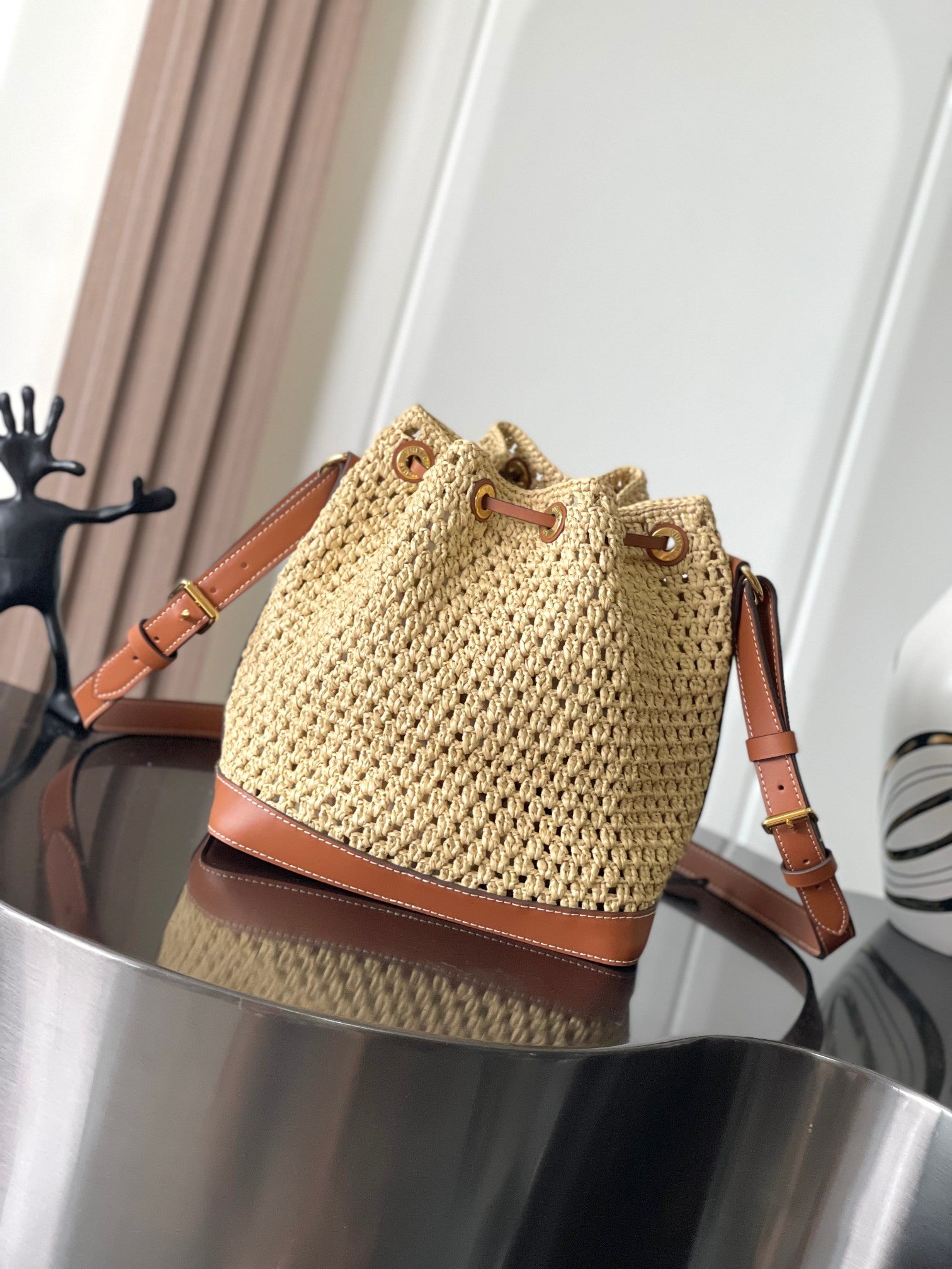 Noé Raffia Bucket Bag with Leather Trim