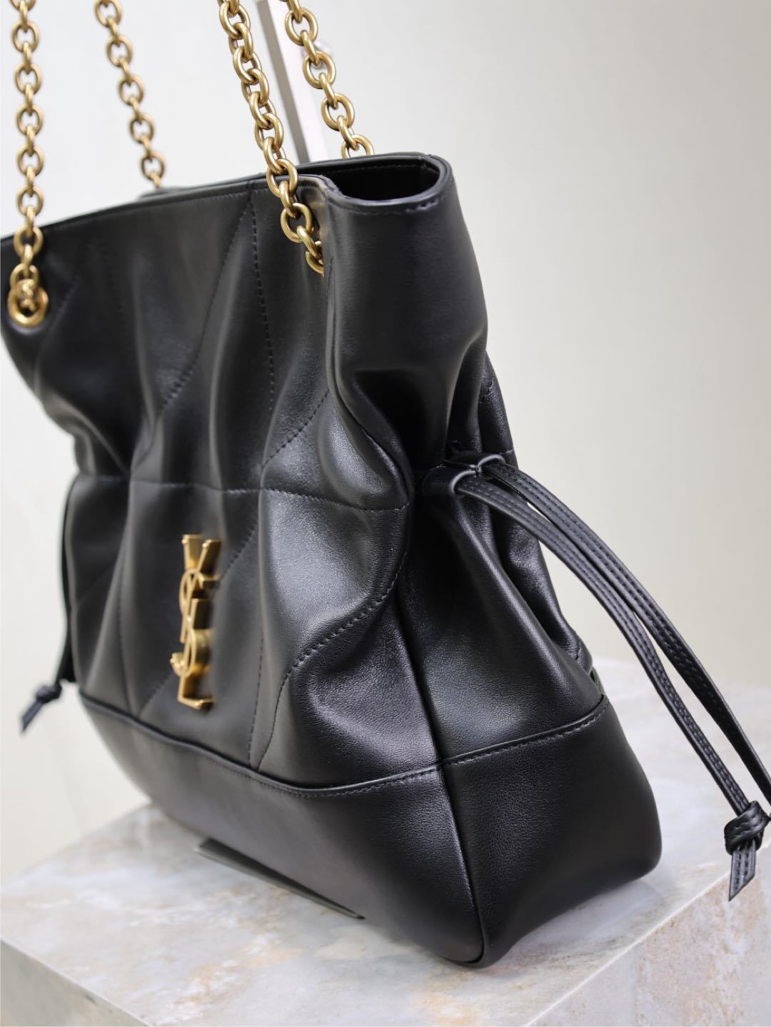 Niki Soft Chain Shoulder Bag