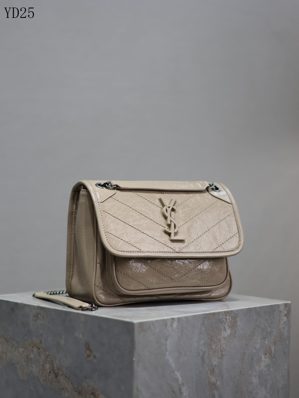 Niki Medium Patent Leather Shoulder Bag