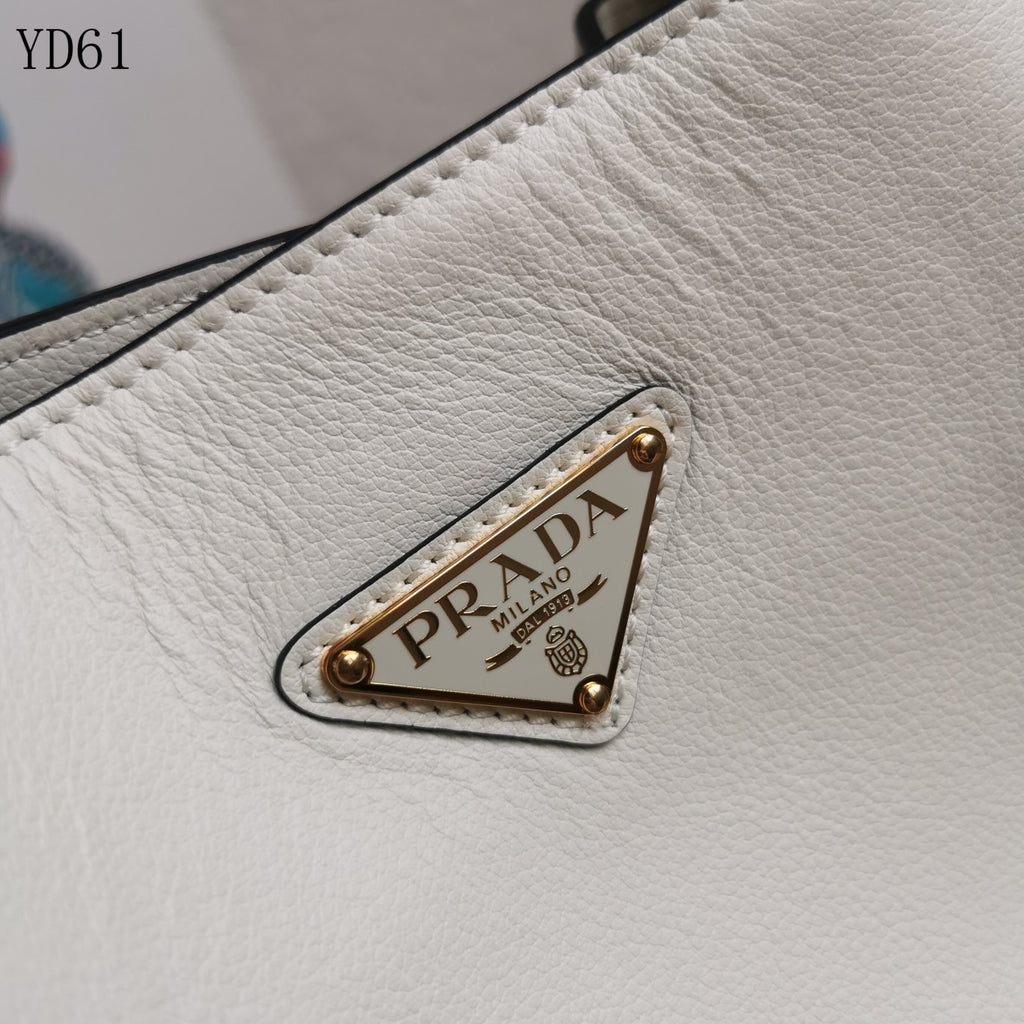 Tote Bag in Soft Grain Leather