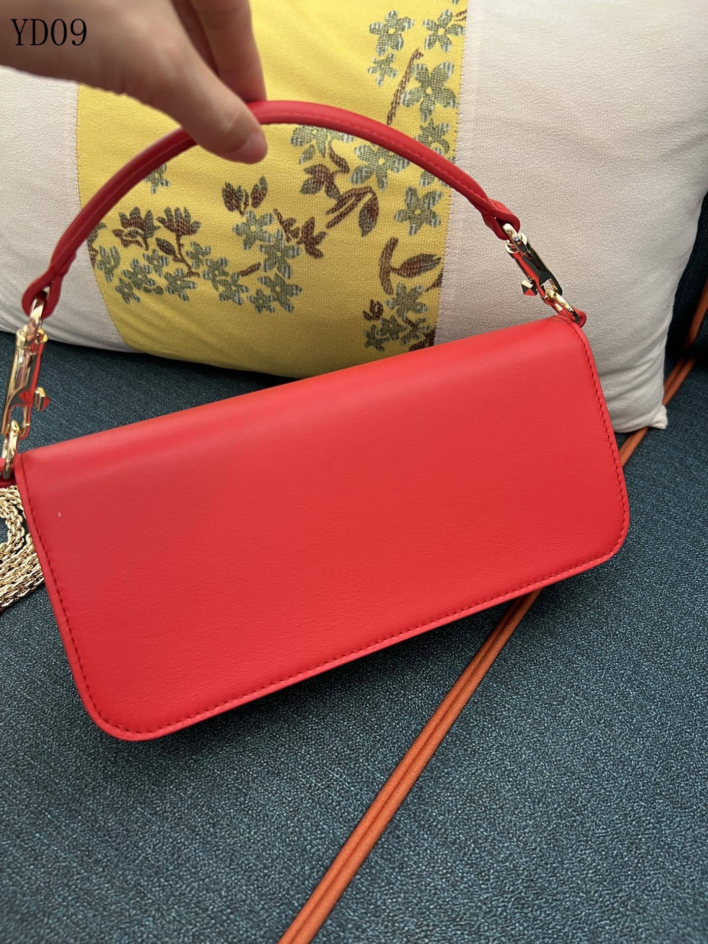 Garavani VLogo Signature Bag