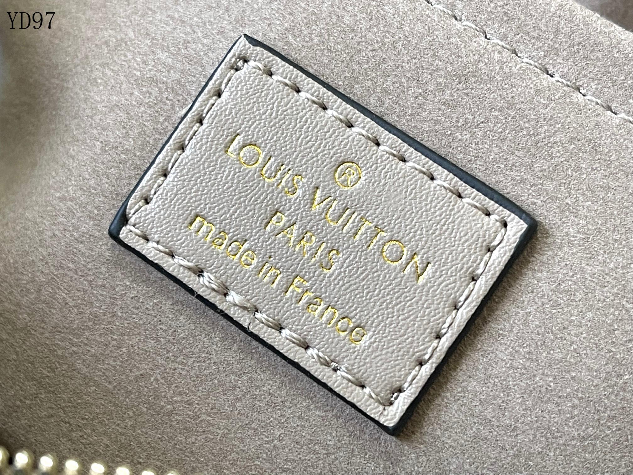 OnTheGo East West Bag