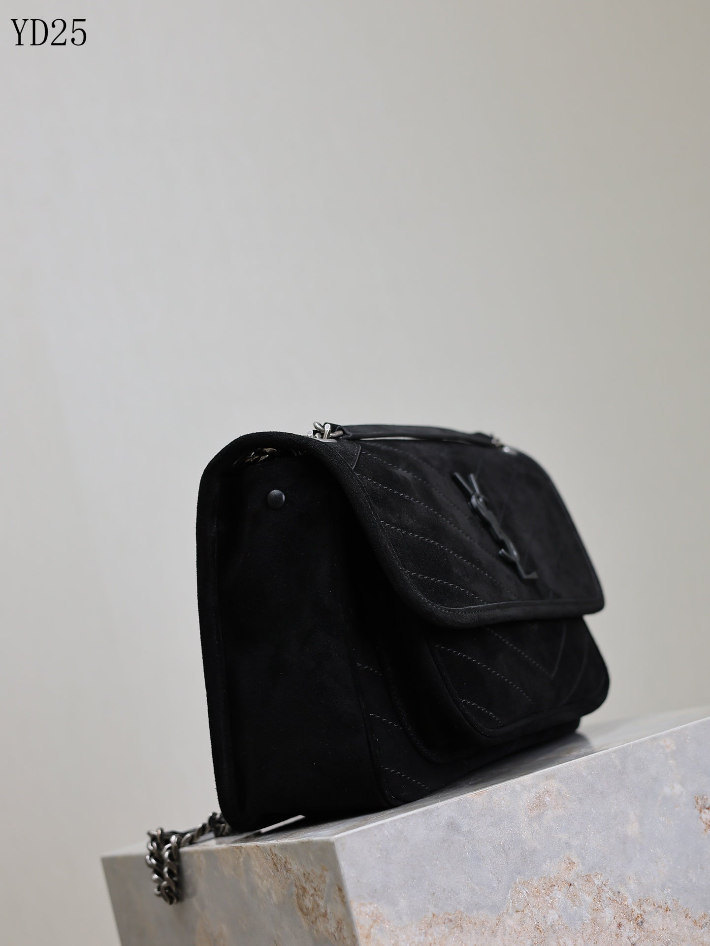 Niki Medium Shoulder Bag