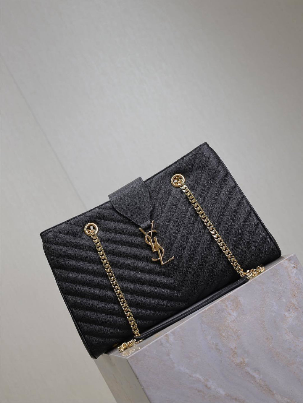 Grain Leather Chain Shoulder Bag