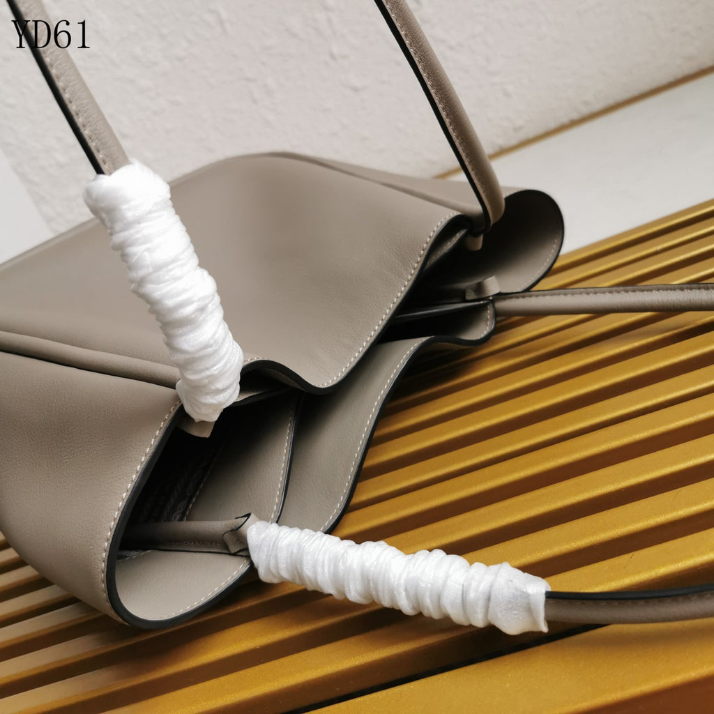 Tote Bag in Soft Grain Leather