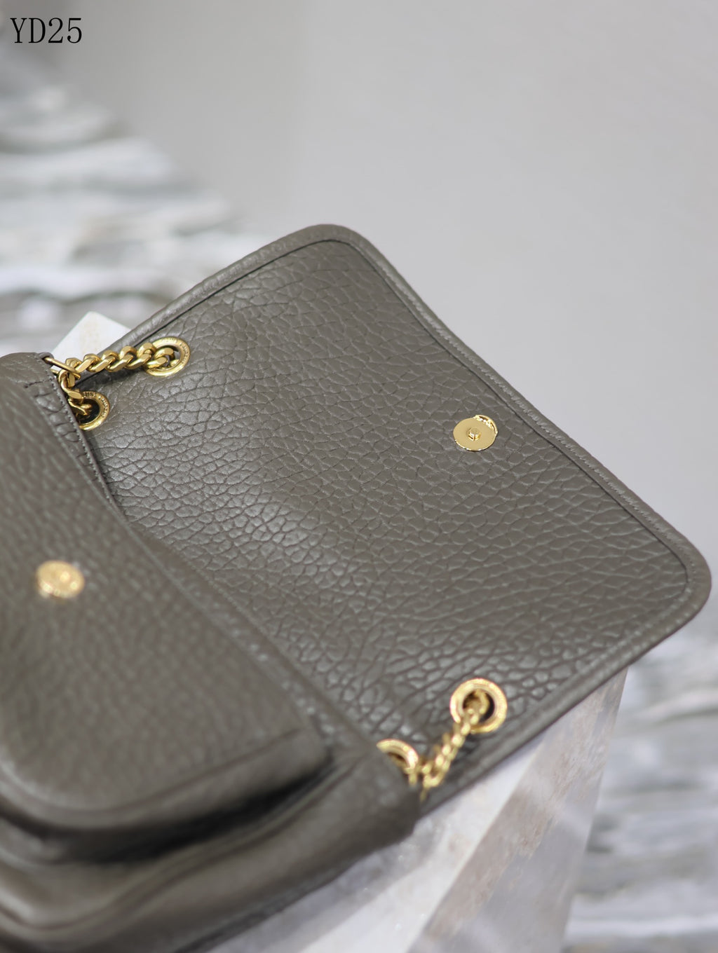 Niki Medium Shoulder Bag