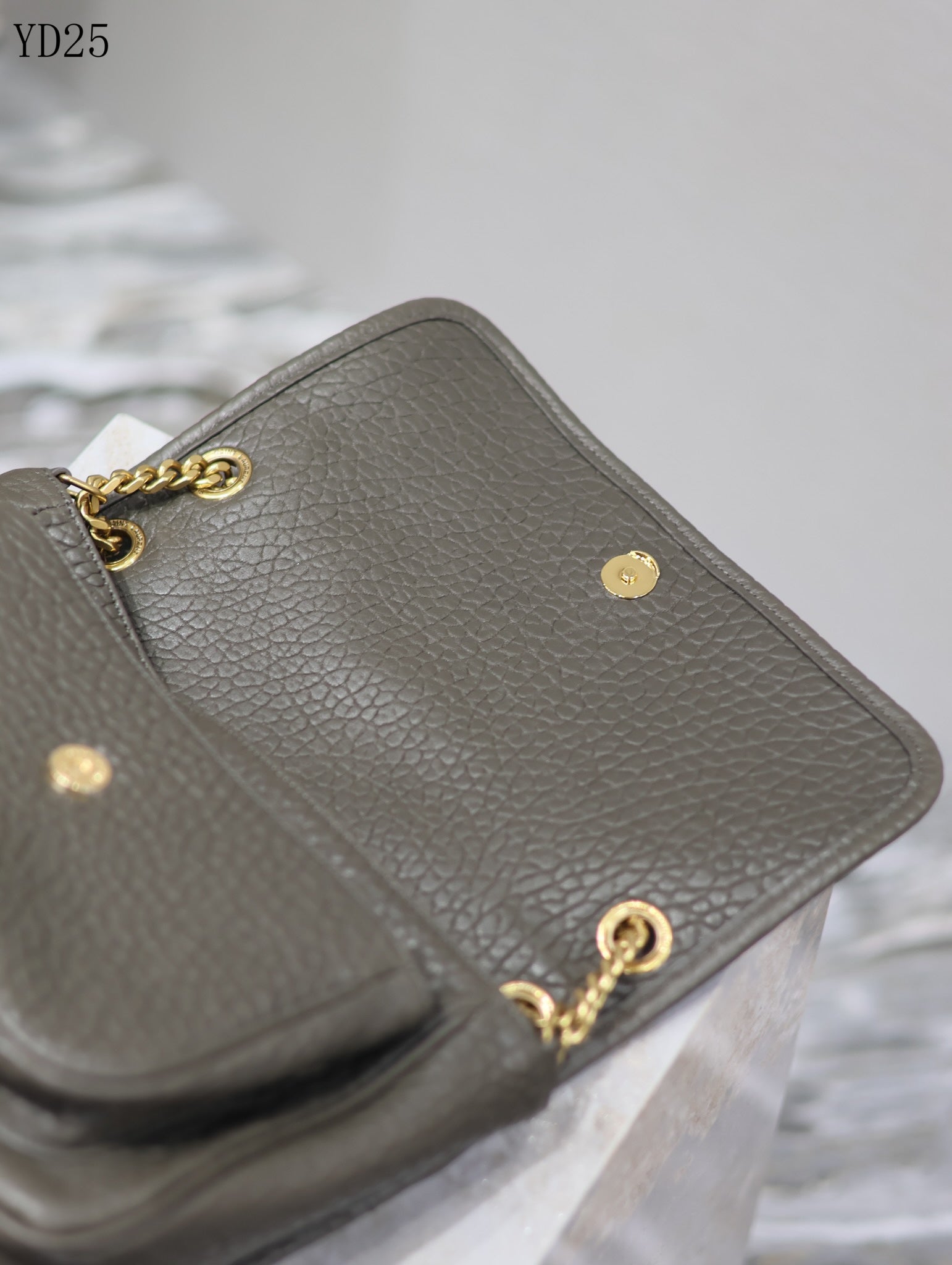 Niki Medium Shoulder Bag