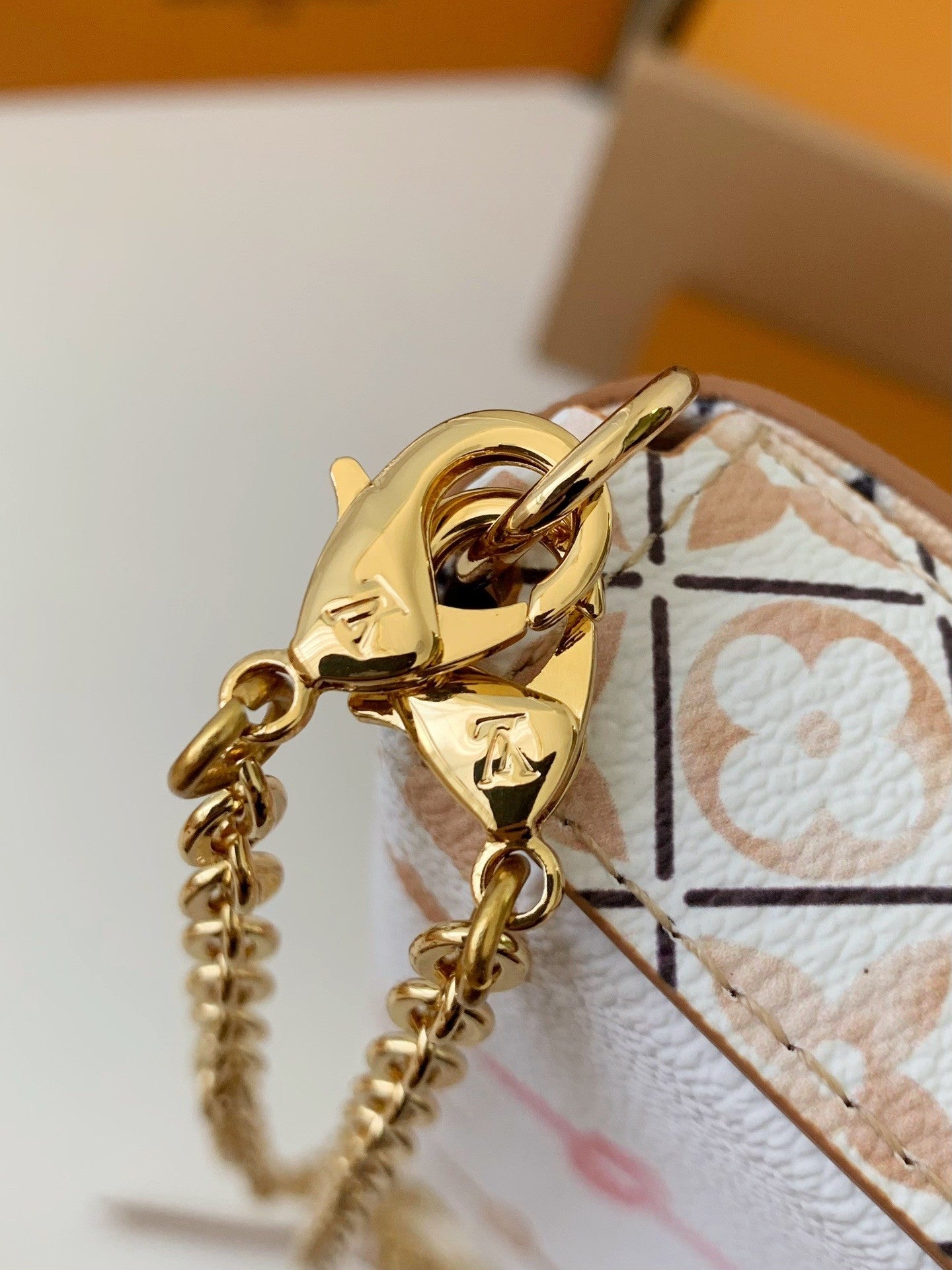 Pochette Felicie Handbags