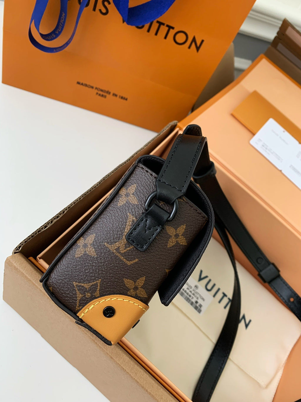 Steamer Mini Handbag