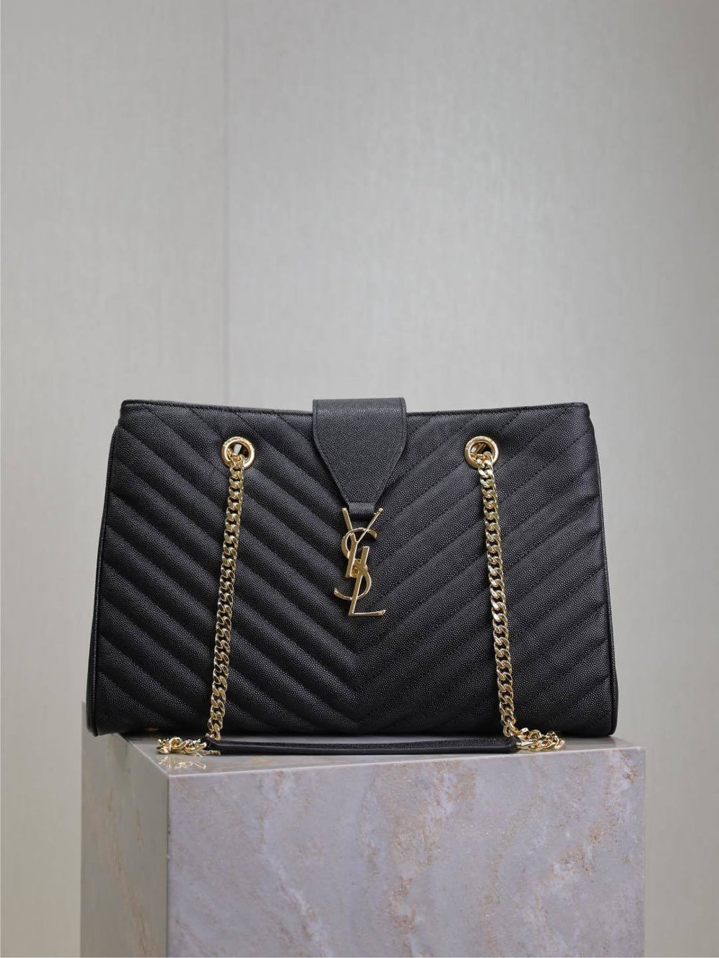 Grain Leather Chain Shoulder Bag