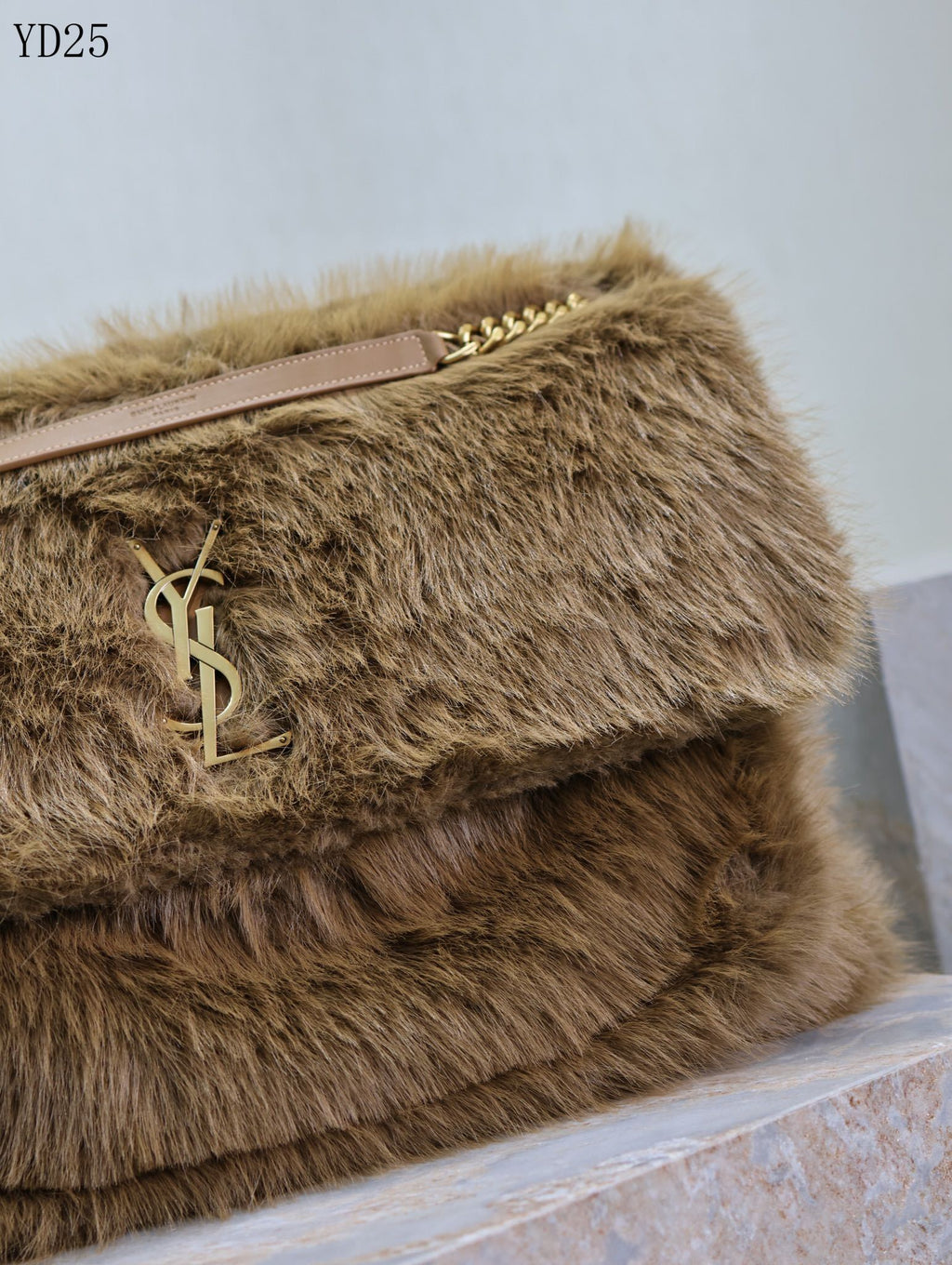 Niki Large in Shearling Bag
