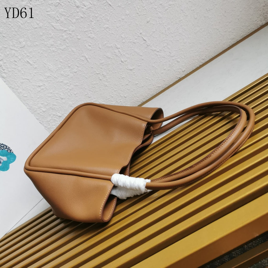 Tote Bag in Soft Grain Leather