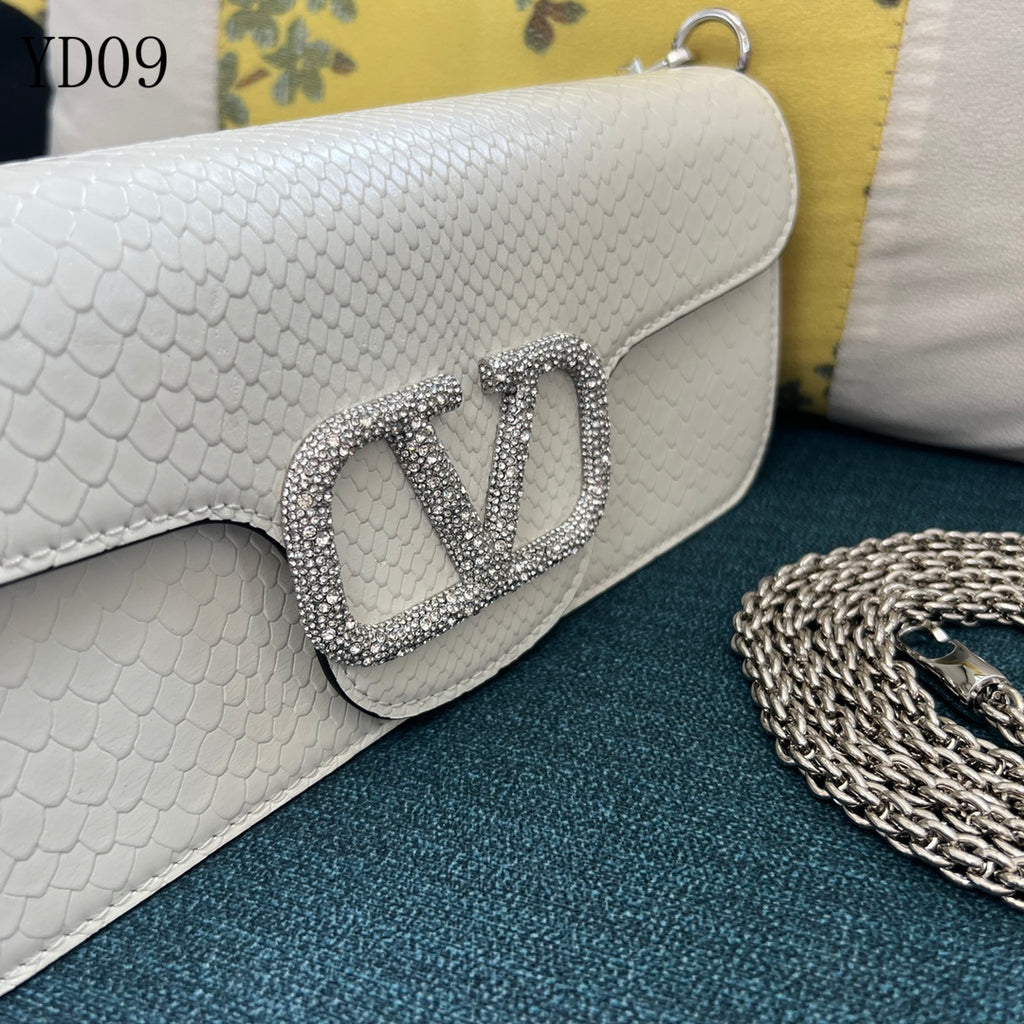 Garavani VLogo Signature Ayers Leather Bag