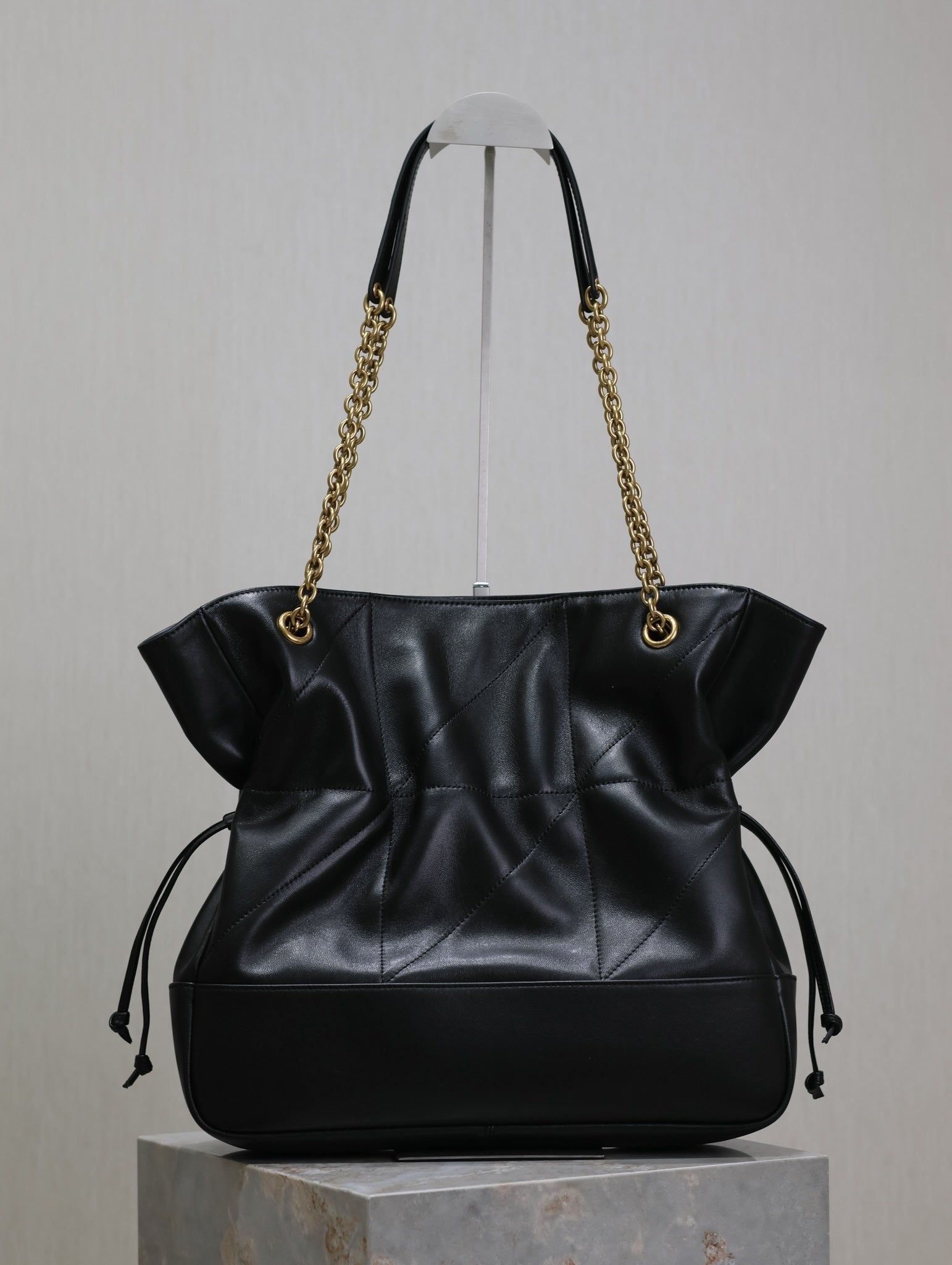 Niki Soft Chain Shoulder Bag