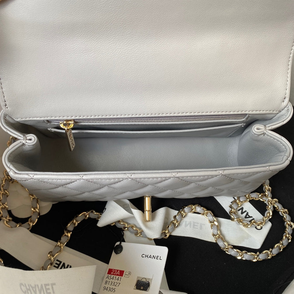 Diamond Top Handle Flap Bag 21 cm