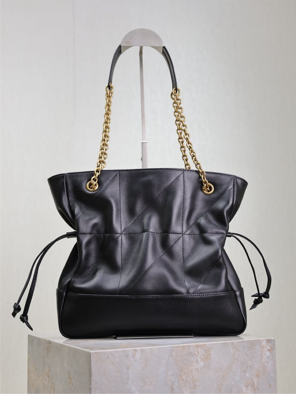 Niki Soft Chain Shoulder Bag