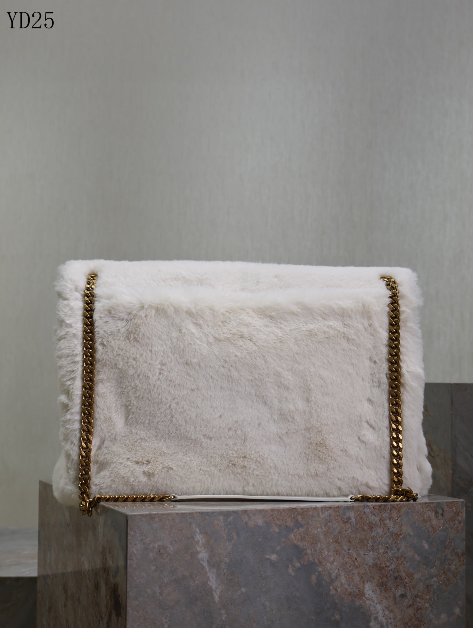 Niki Large in Shearling Bag