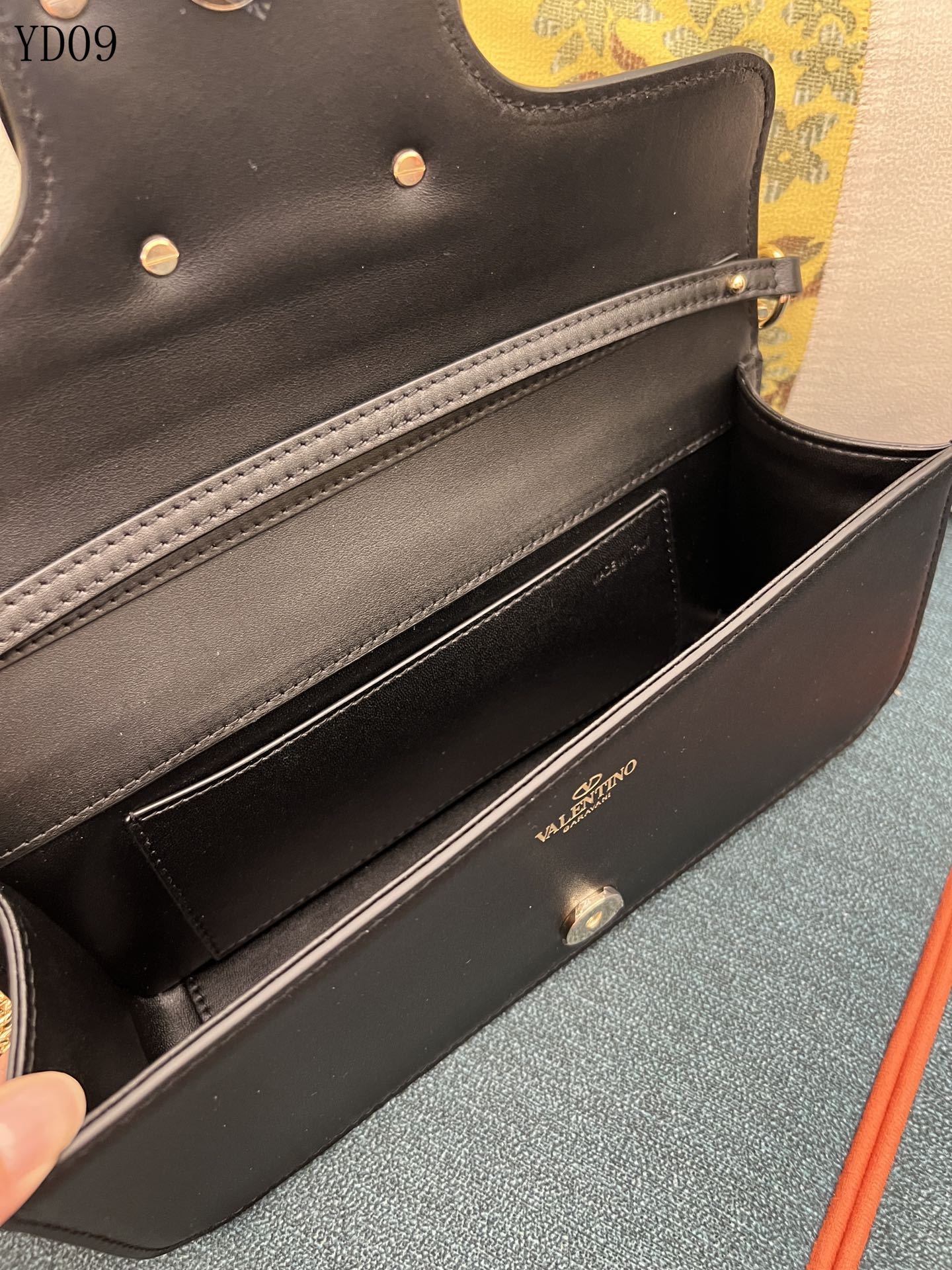 Garavani VLogo Signature Bag