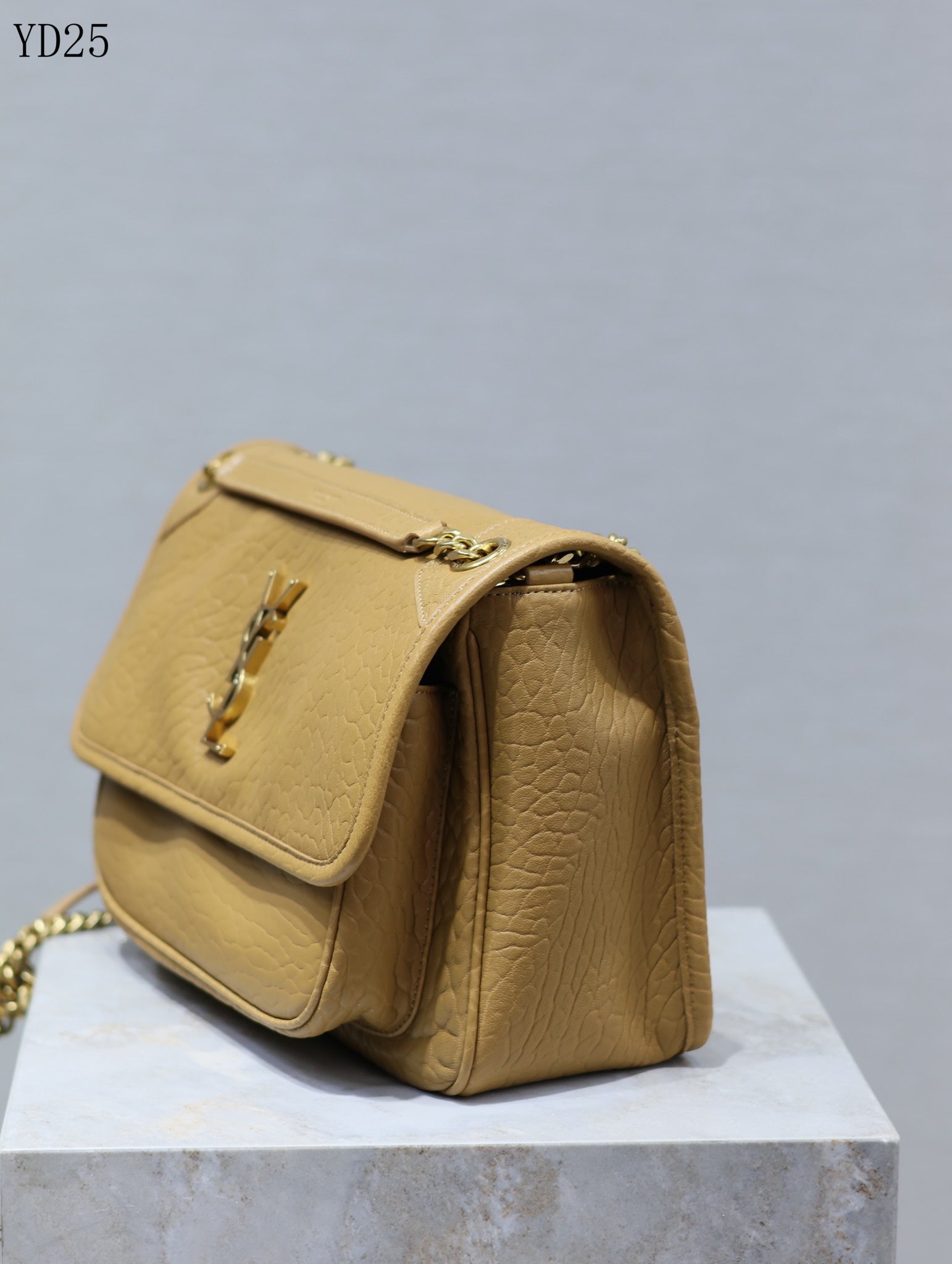 Niki Medium Shoulder Bag