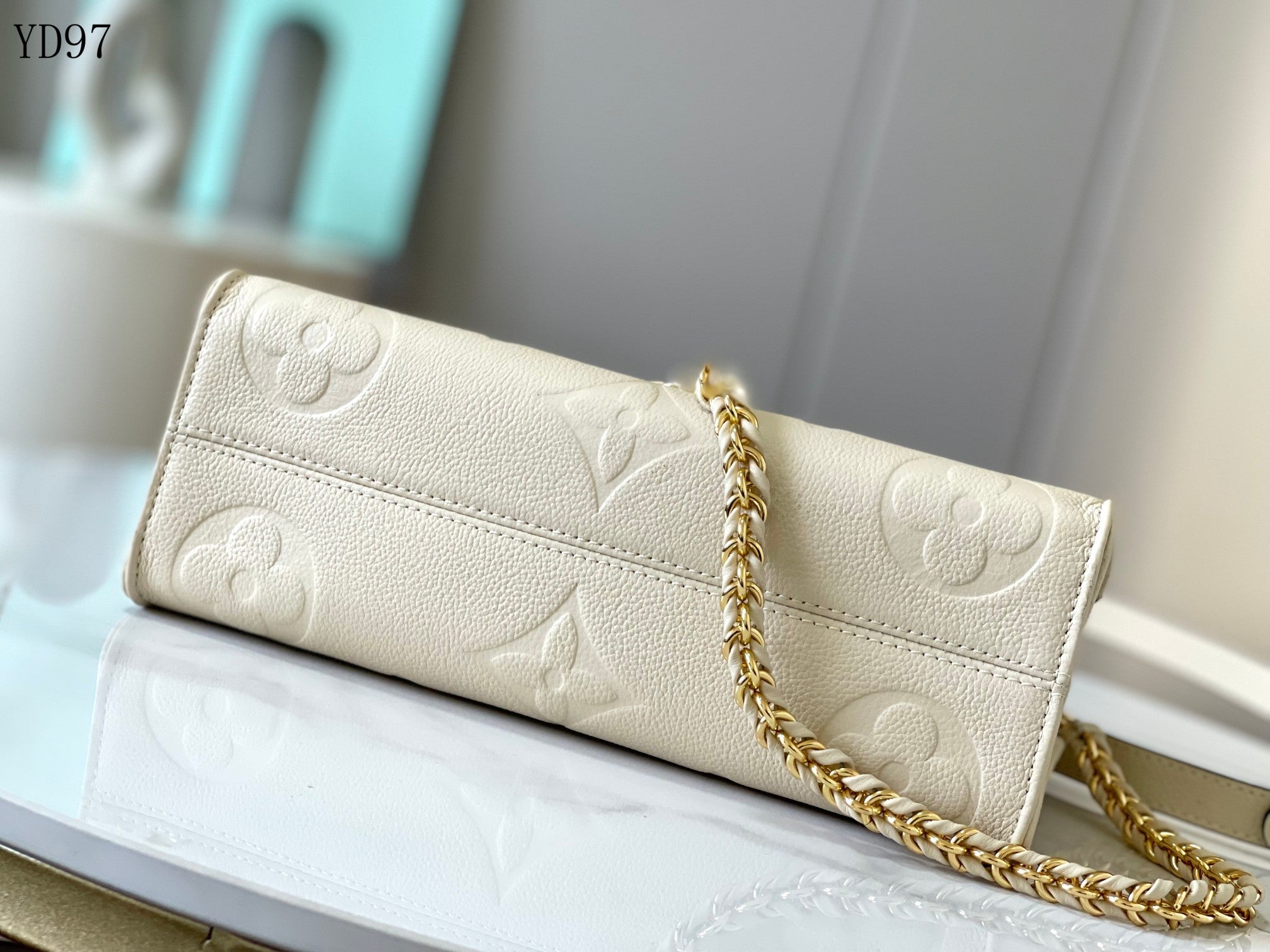 OnTheGo East West Bag