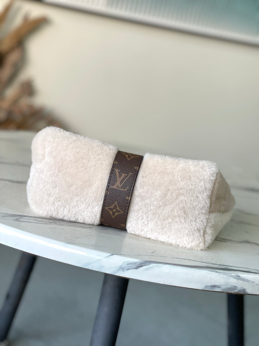 Ski Pochette Mia Shearling Handbag