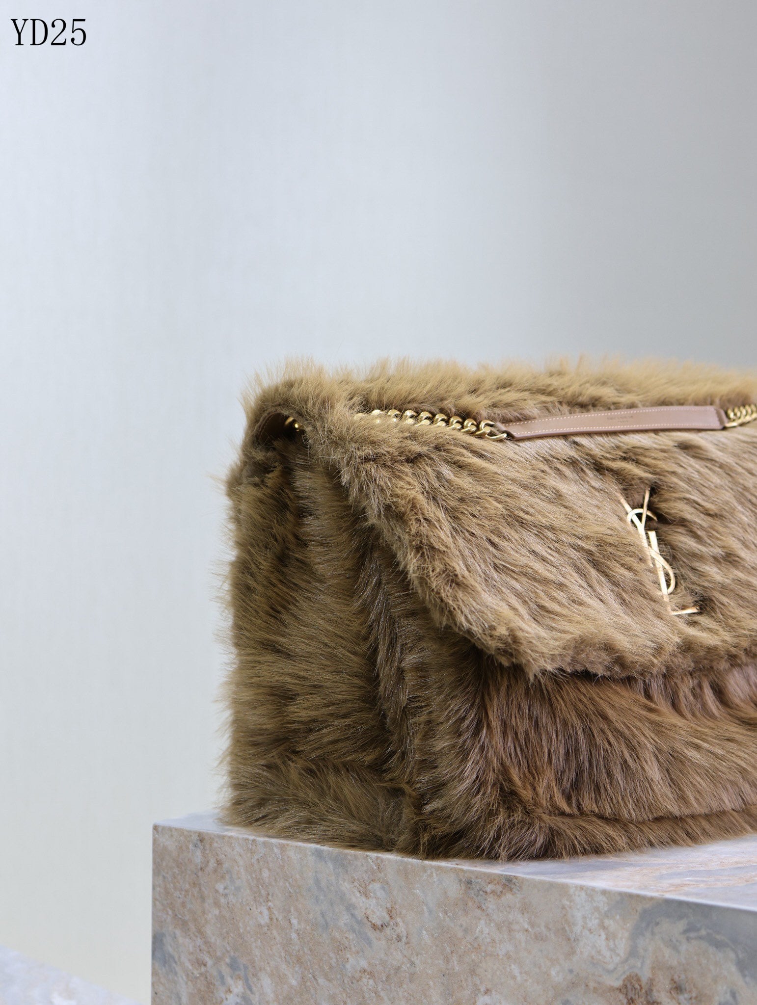 Niki Large in Shearling Bag