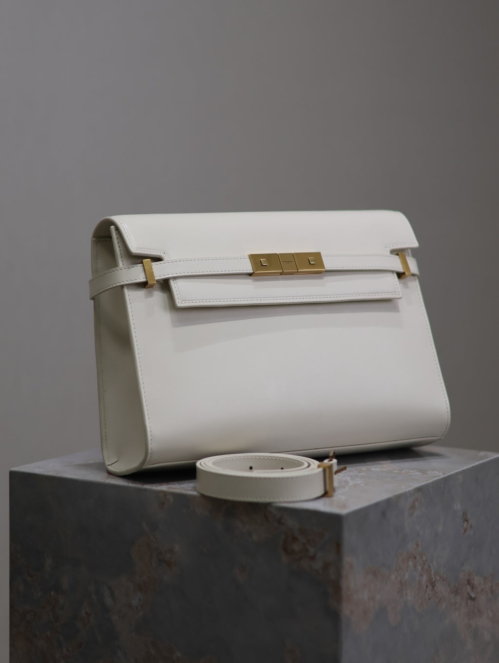 Crocodile-Embossed Leather Chain Bag