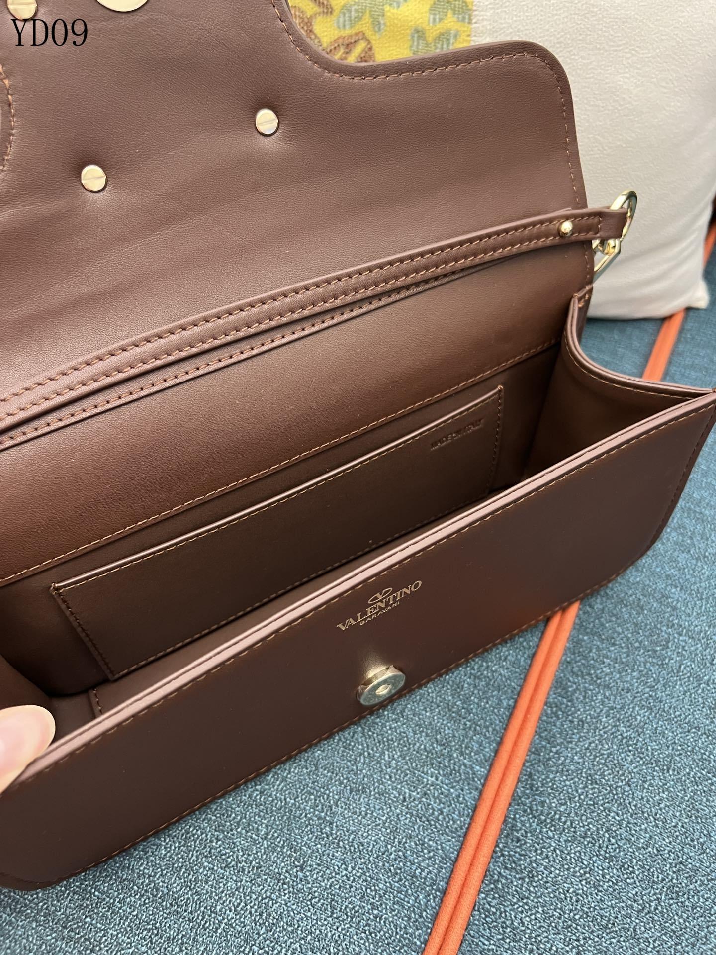 Garavani VLogo Signature Bag