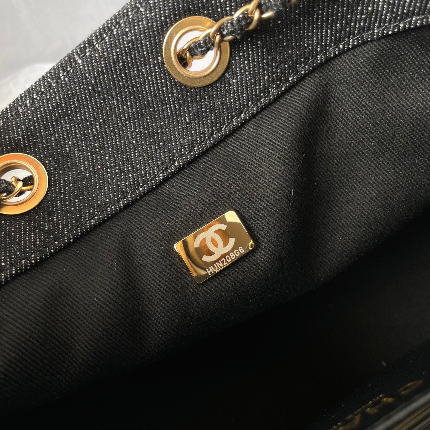 25 Medium Quilted Denim Bag