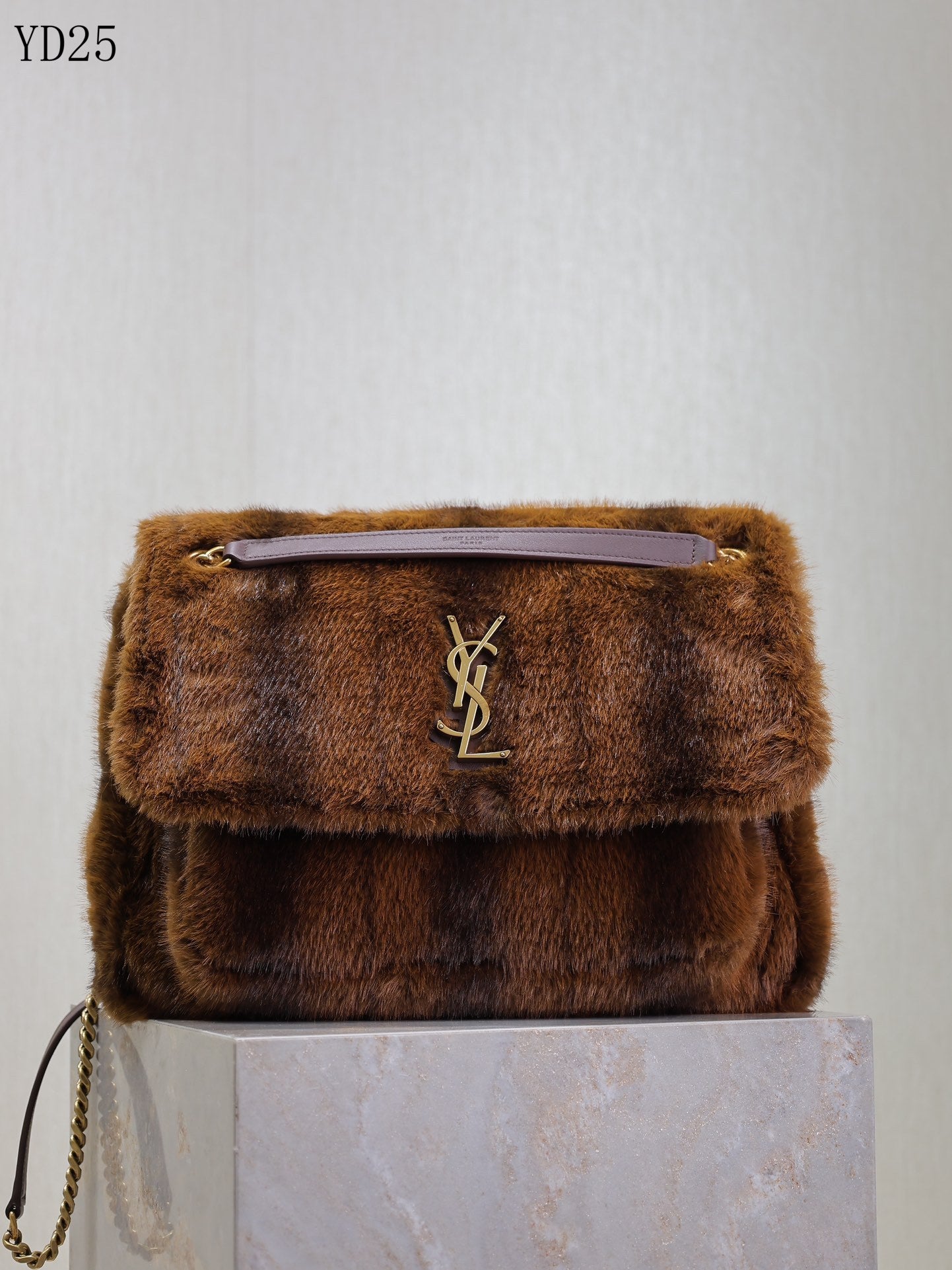 Niki Medium in Shearling Bag