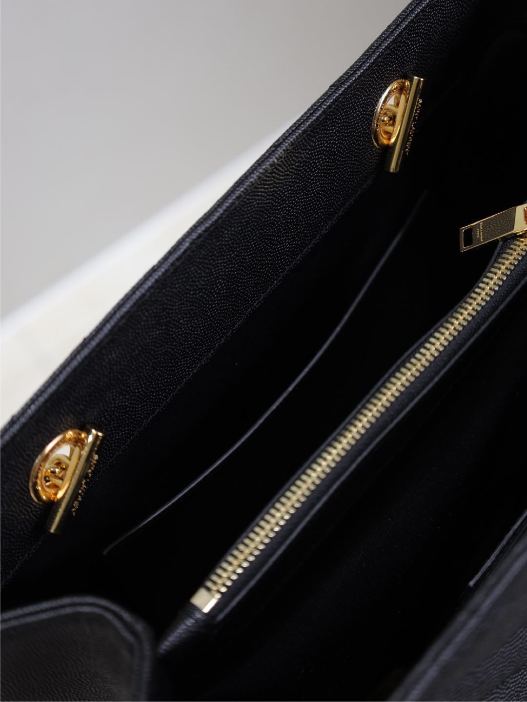 Grain Leather Chain Shoulder Bag