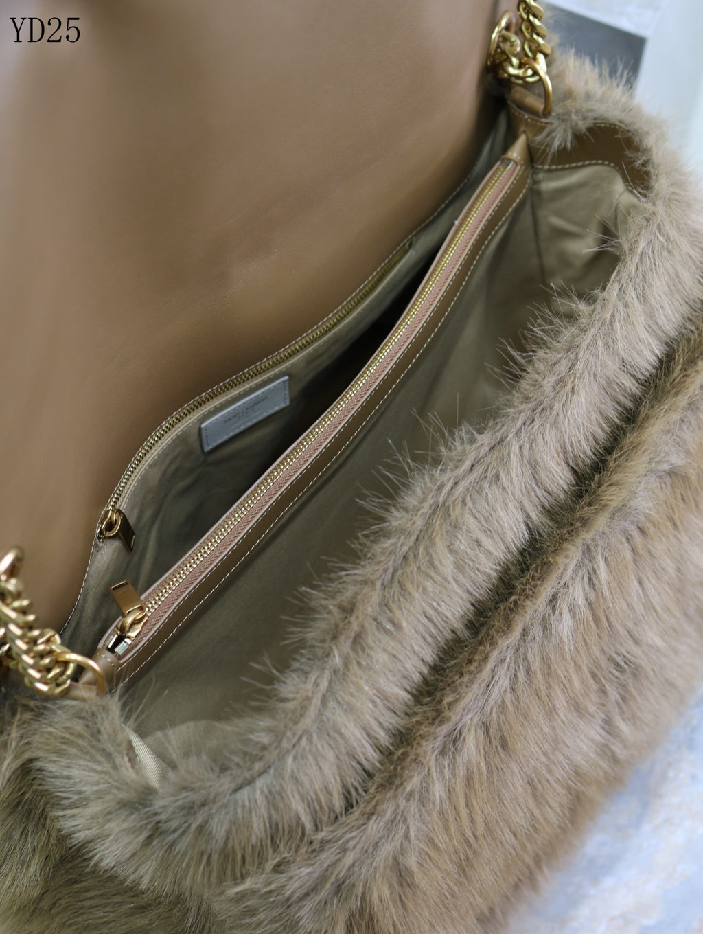 Niki Large in Shearling Bag