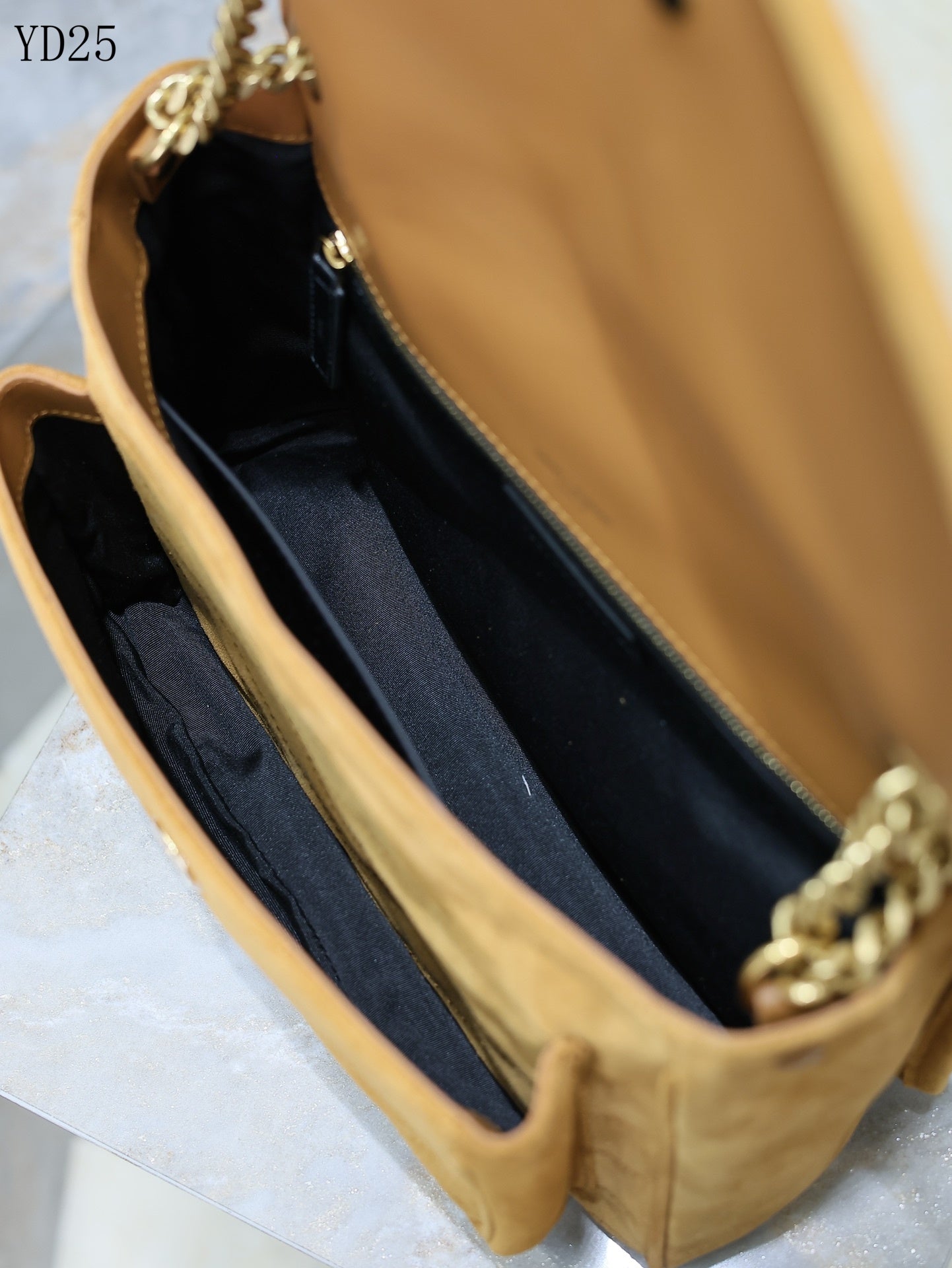 Niki Medium Shoulder Bag