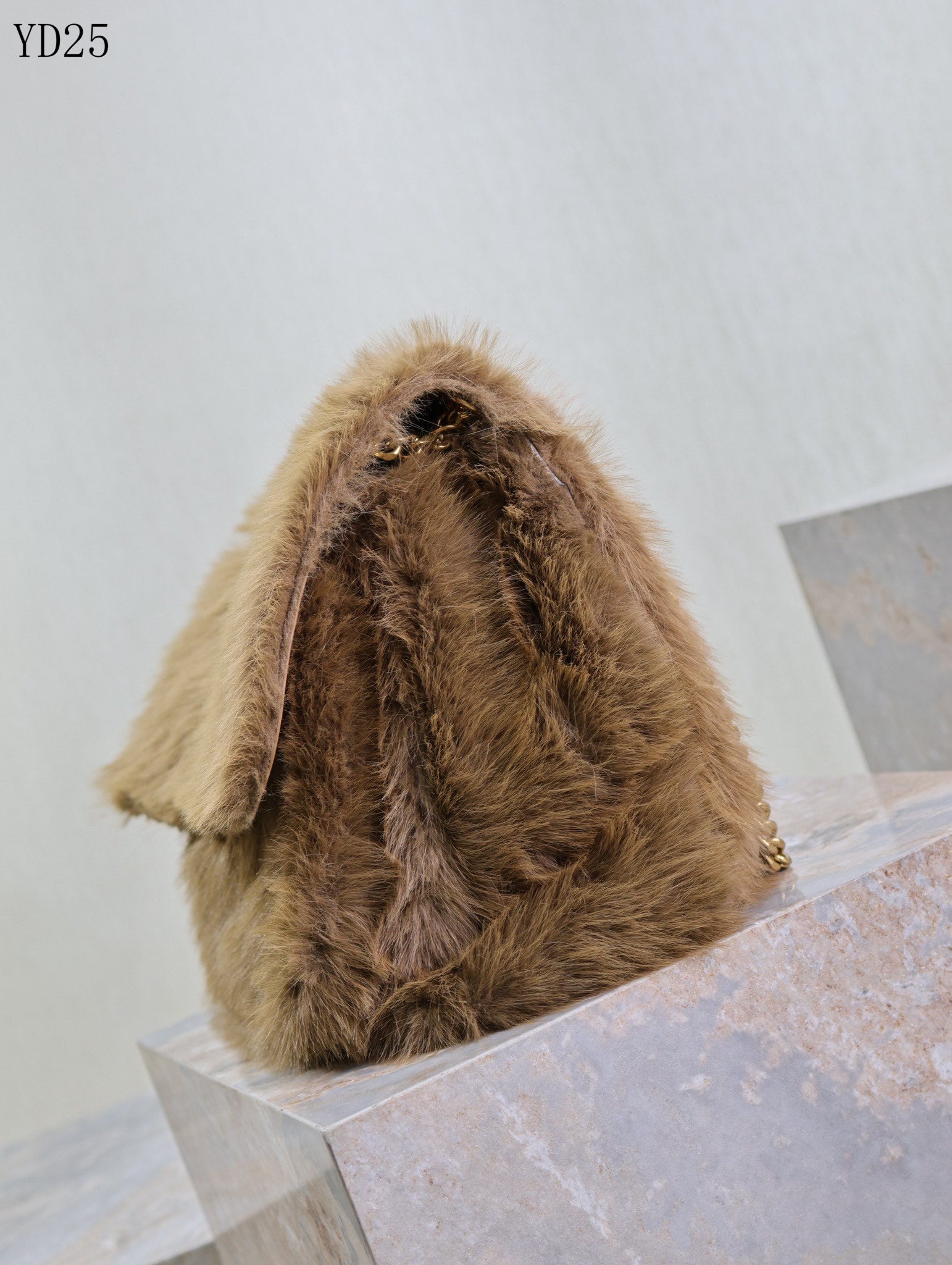 Niki Large in Shearling Bag