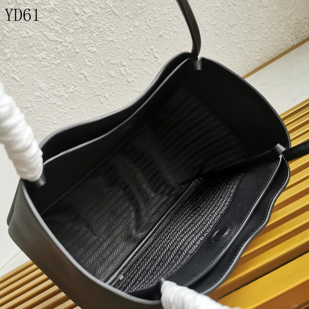 Tote Bag in Soft Grain Leather