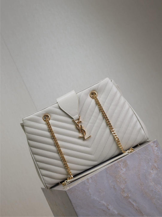 Grain Leather Chain Shoulder Bag