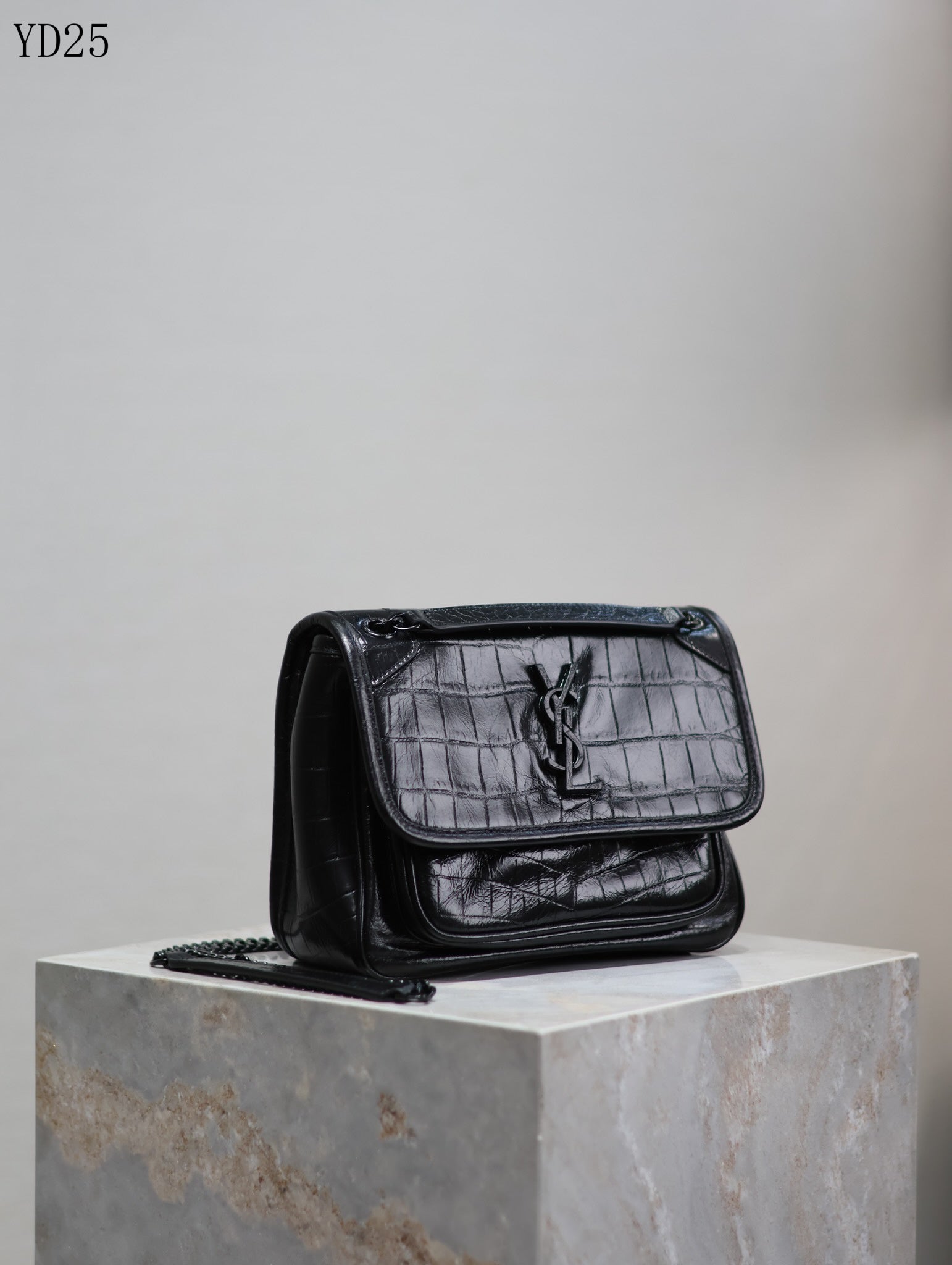 Niki Medium Patent Leather Shoulder Bag