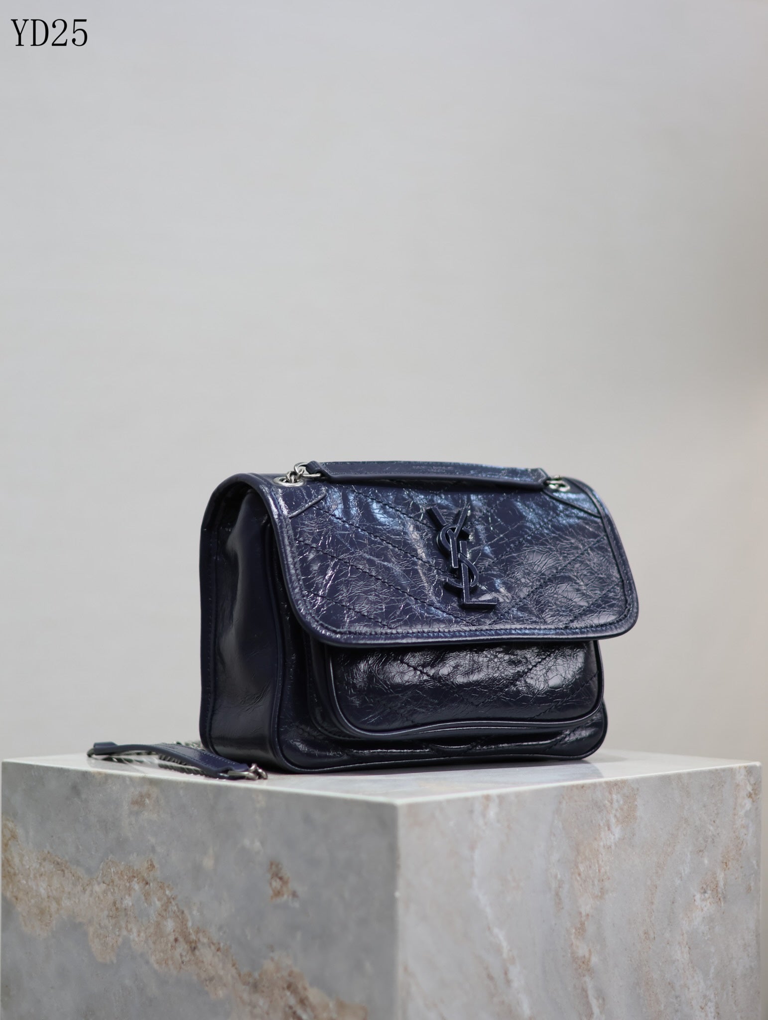 Niki Medium Patent Leather Shoulder Bag