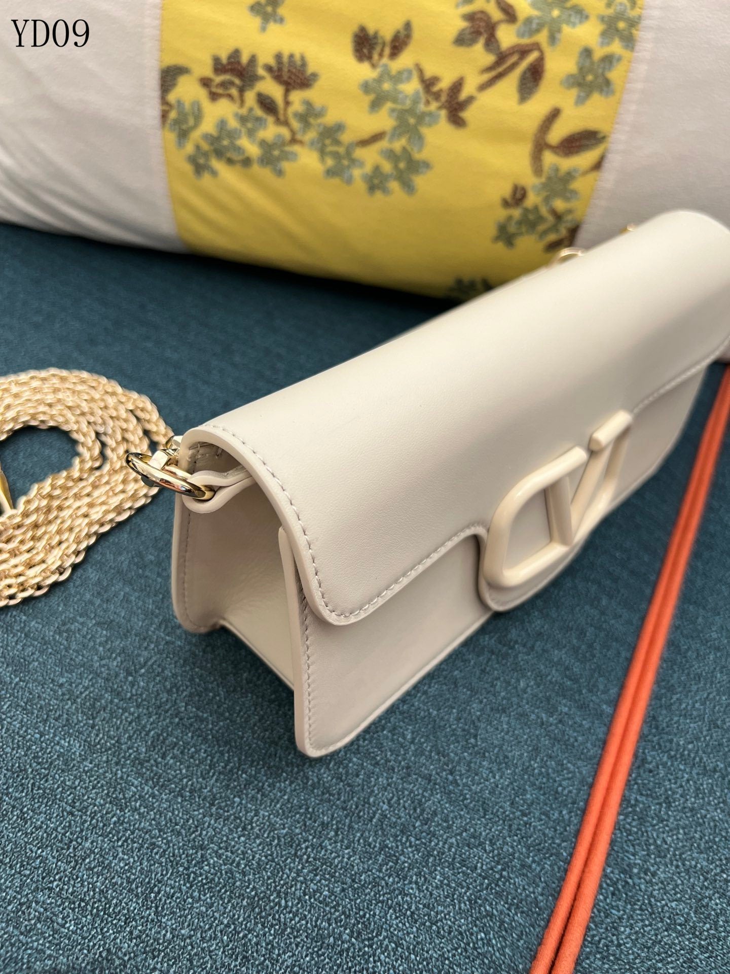 Garavani VLogo Signature Bag