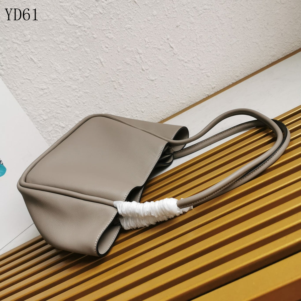 Tote Bag in Soft Grain Leather