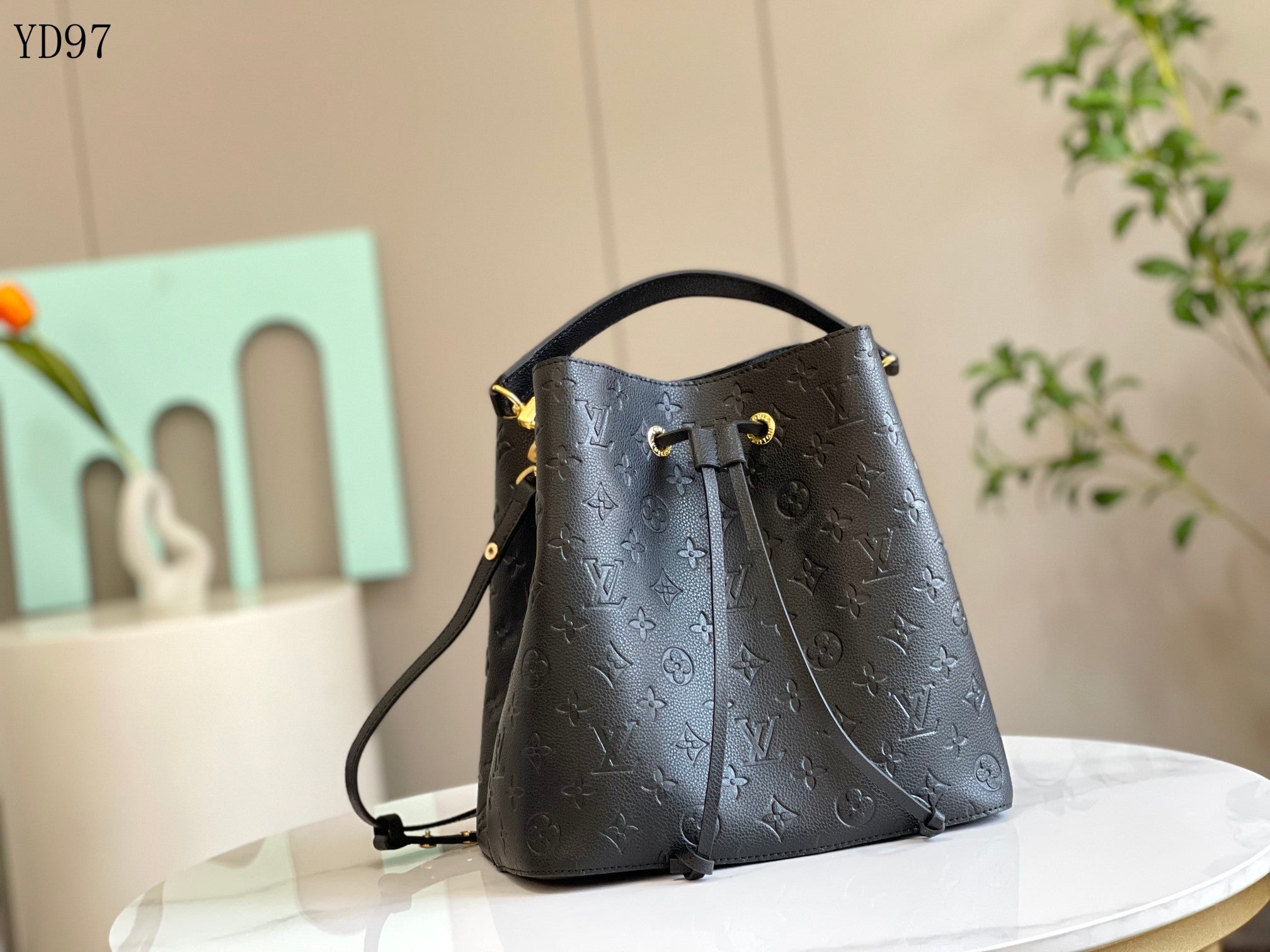 NéoNoé MM Bucket Bag