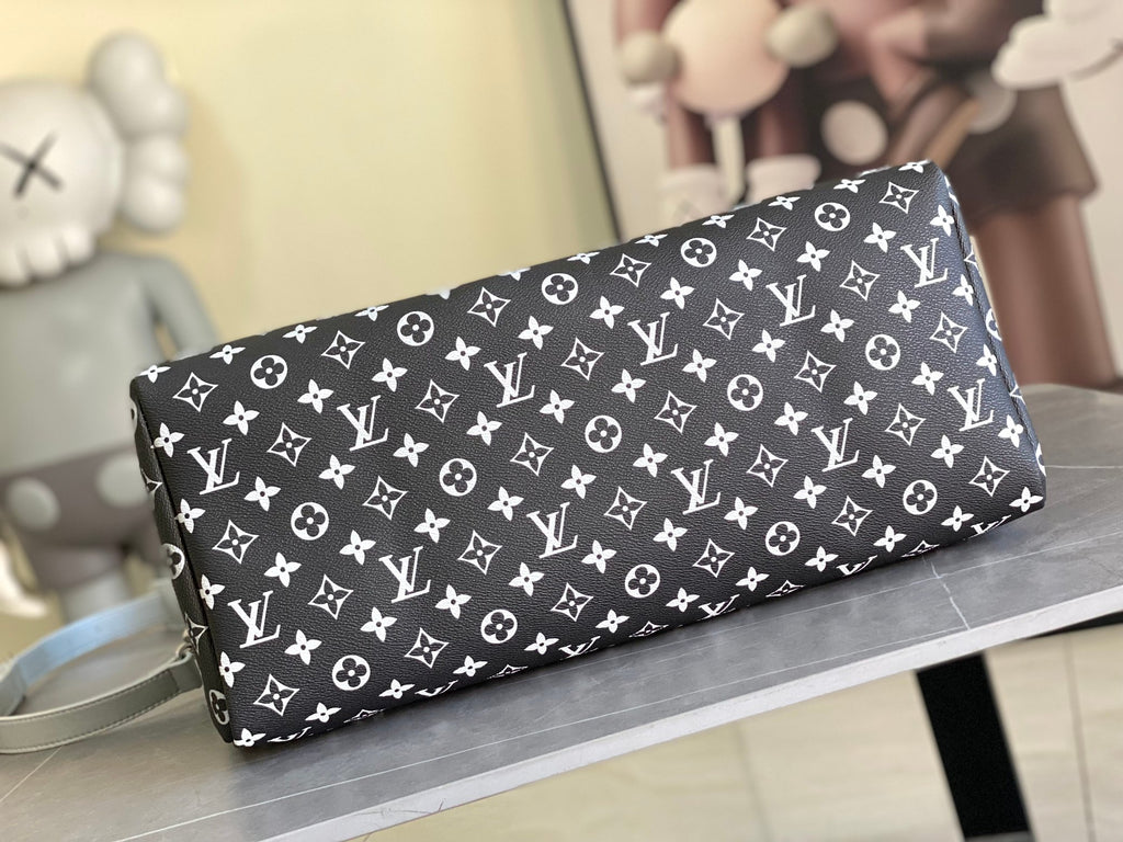 Keepall Bandoulière 50 – Monogram Eclipse Gradient Silver Edition