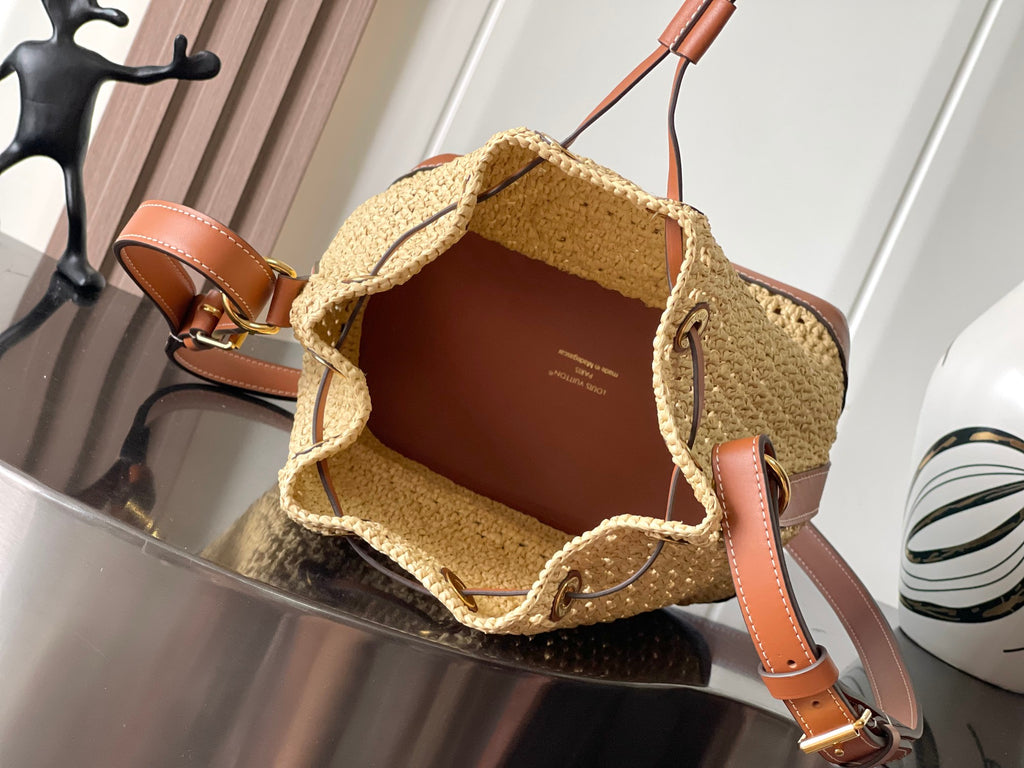 Noé Raffia Bucket Bag with Leather Trim