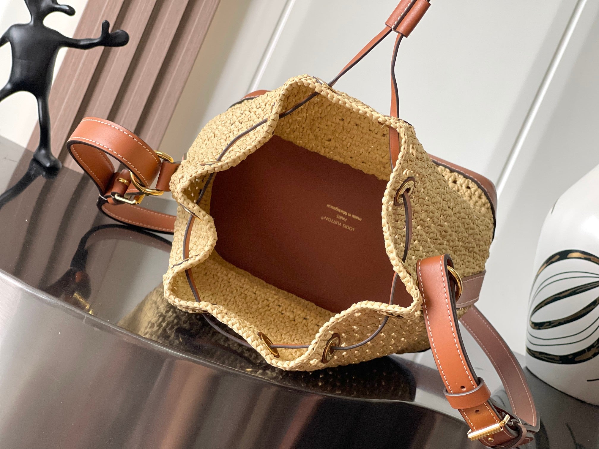 Noé Raffia Bucket Bag with Leather Trim