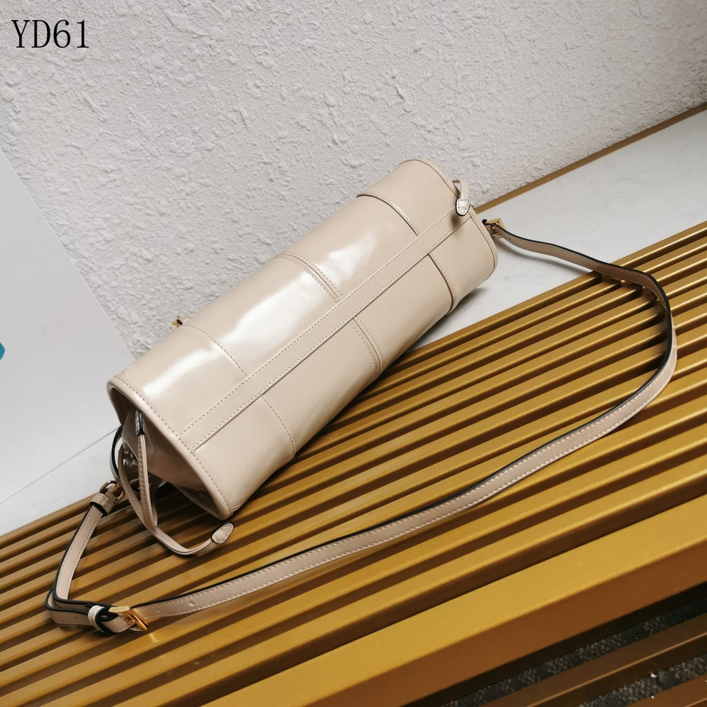 Bonnie Medium Leather Handbag