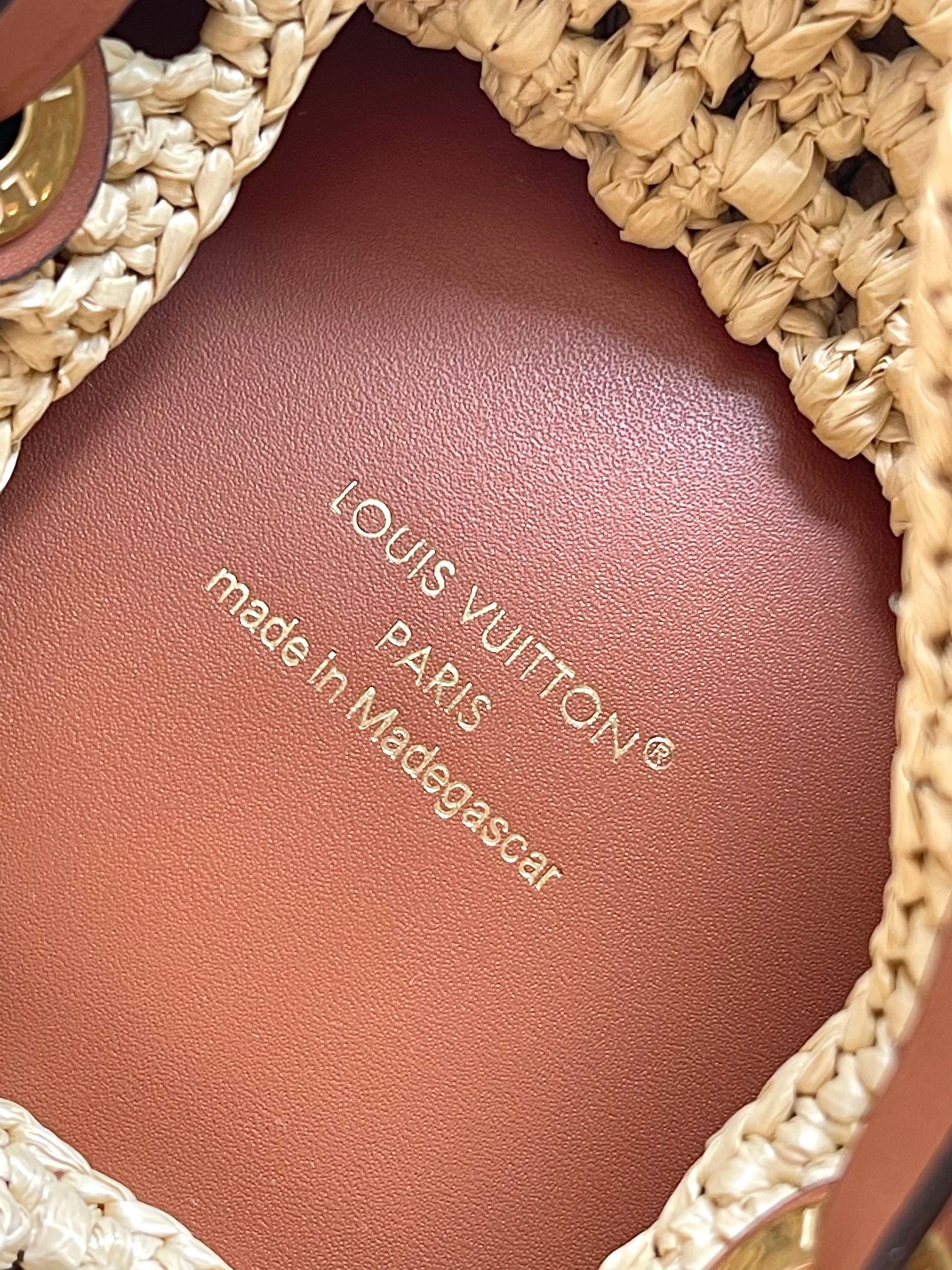 Noé Raffia Bucket Bag with Leather Trim