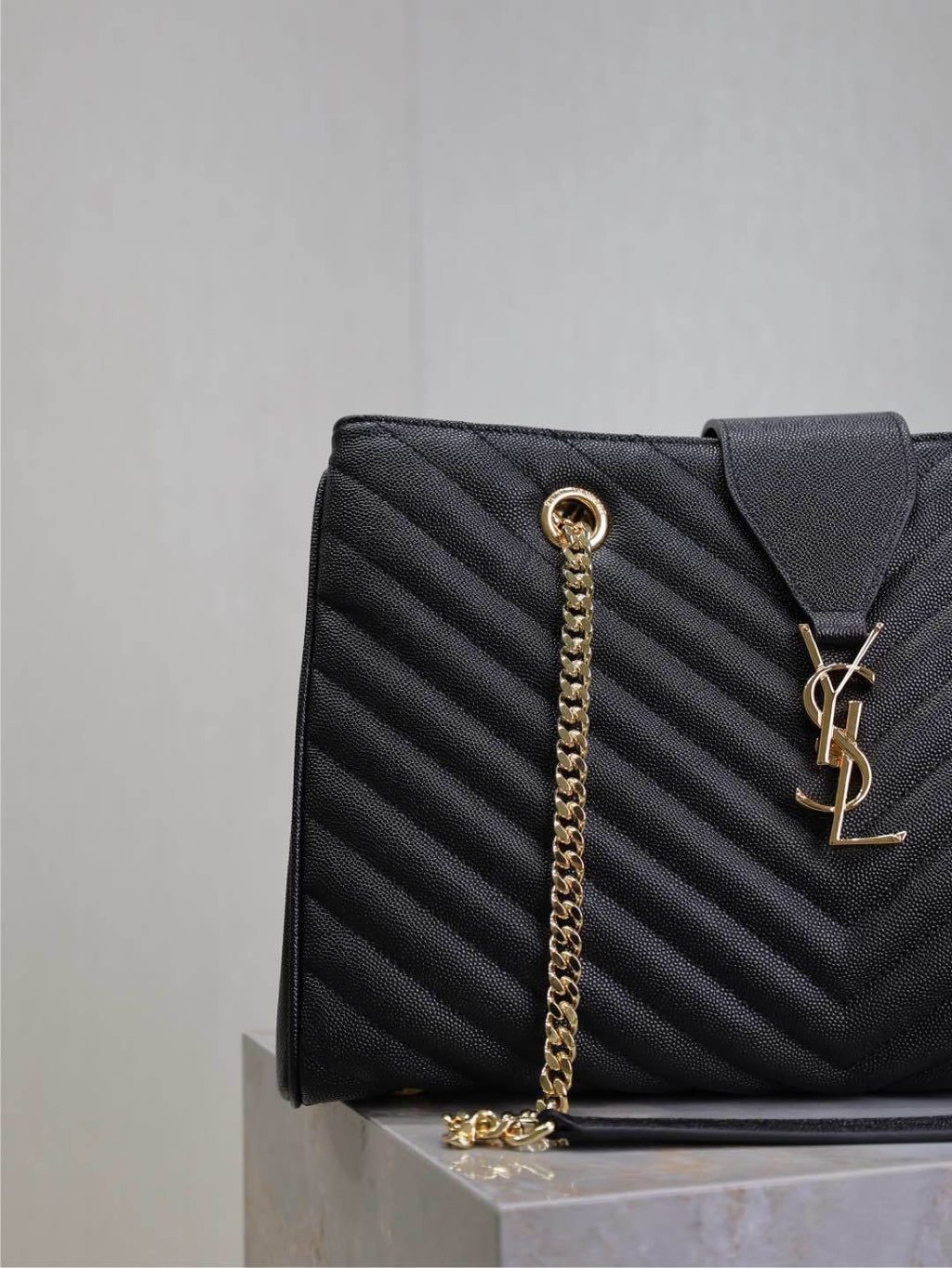 Grain Leather Chain Shoulder Bag