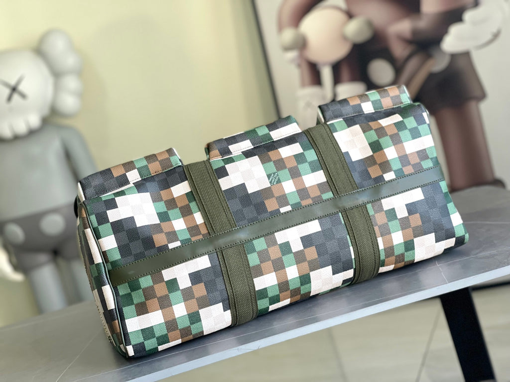 Keepall Bandoulière 50 – Pixel Camo Edition (Spring-Summer 2024 Défilé Homme)