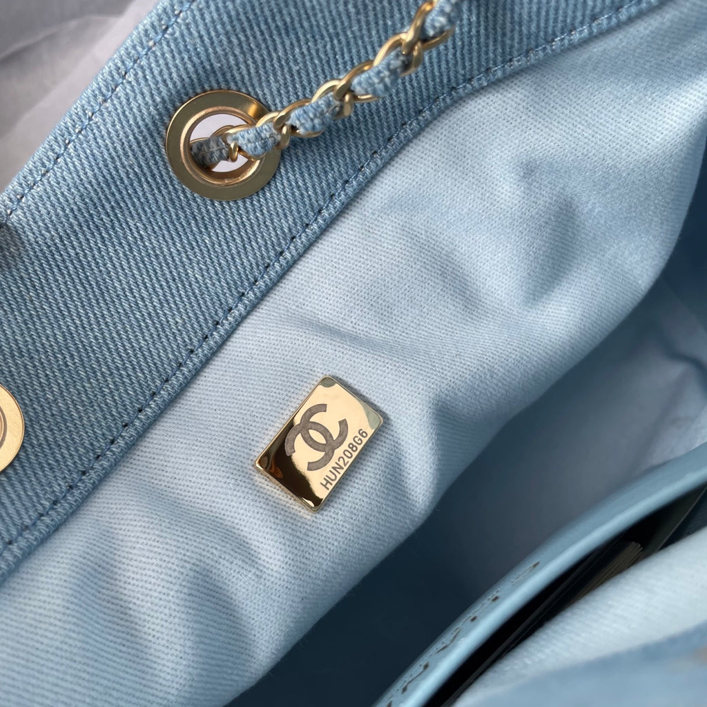 25 Medium Quilted Denim Bag