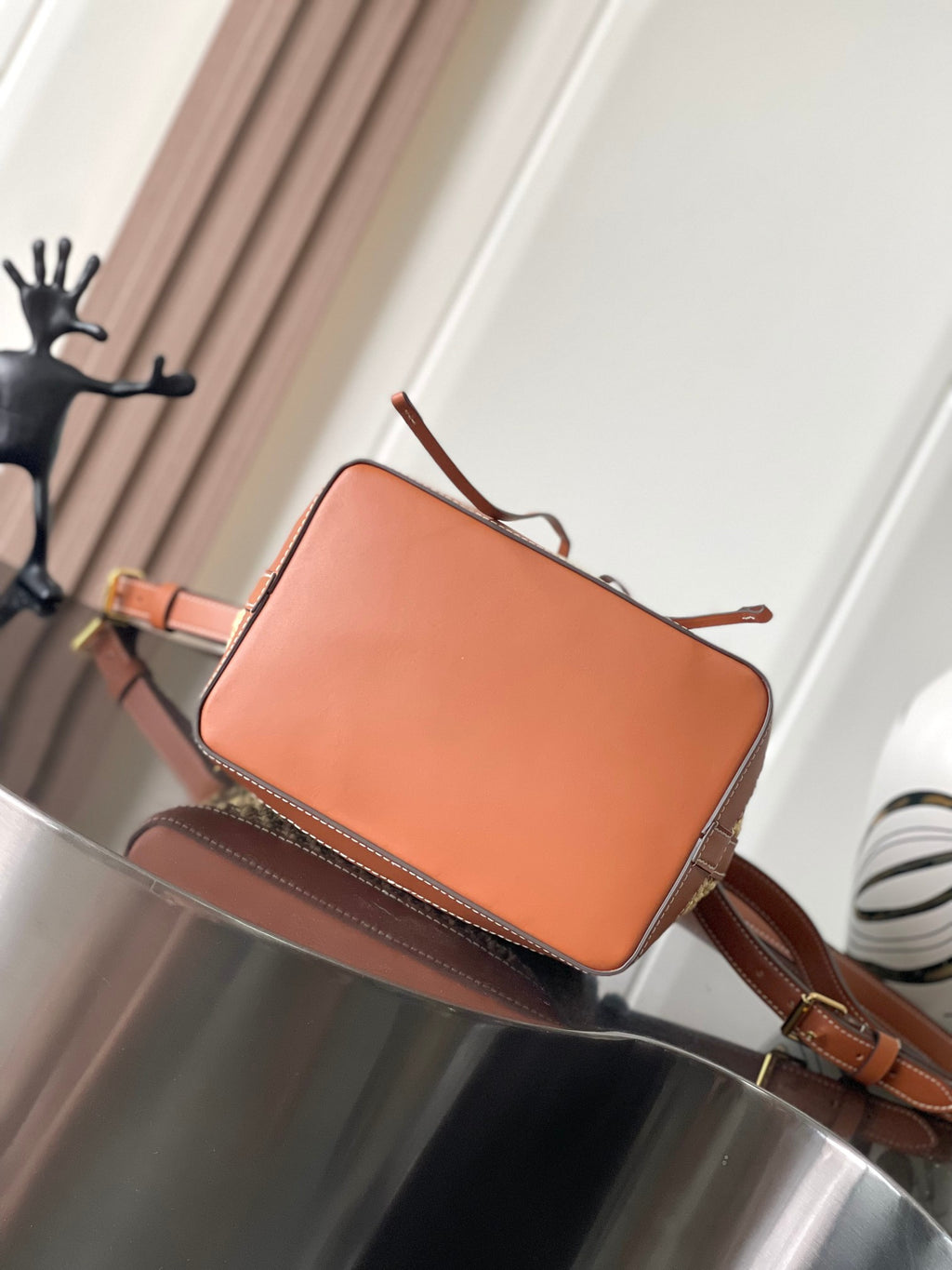 Noé Raffia Bucket Bag with Leather Trim